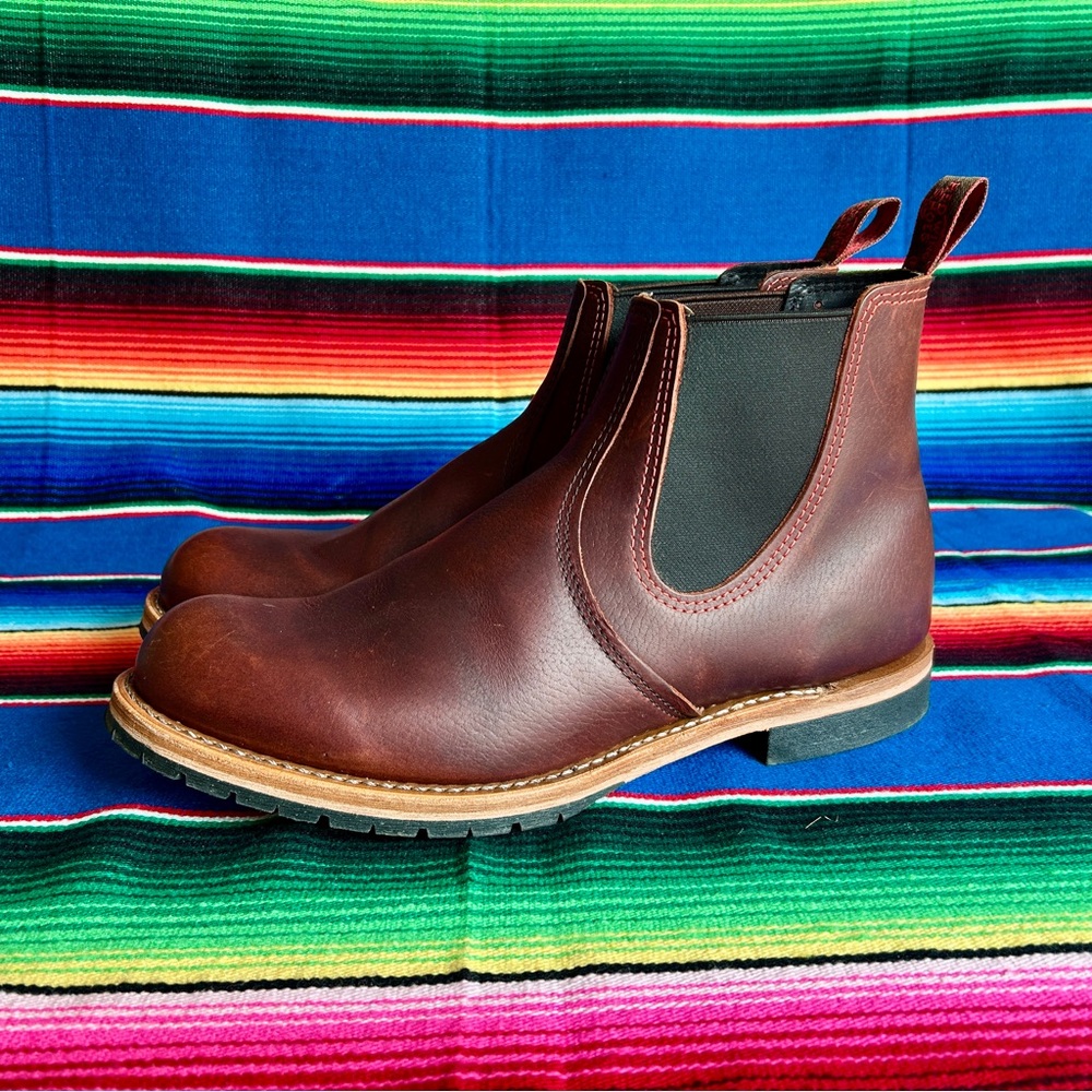 Red Wing 2917 Chelsea in Briar Oil Slick Leather. In almost new condition